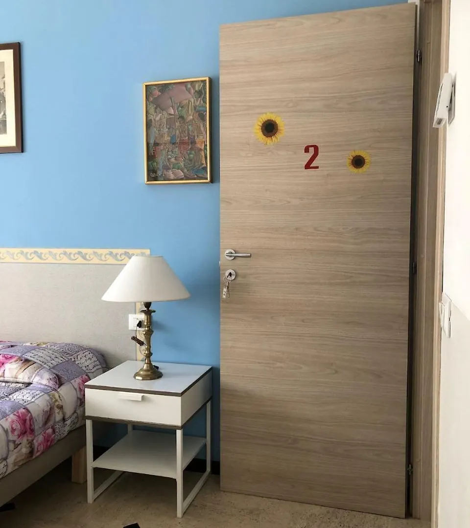Homestay Vittorio Veneto Milan Guest house