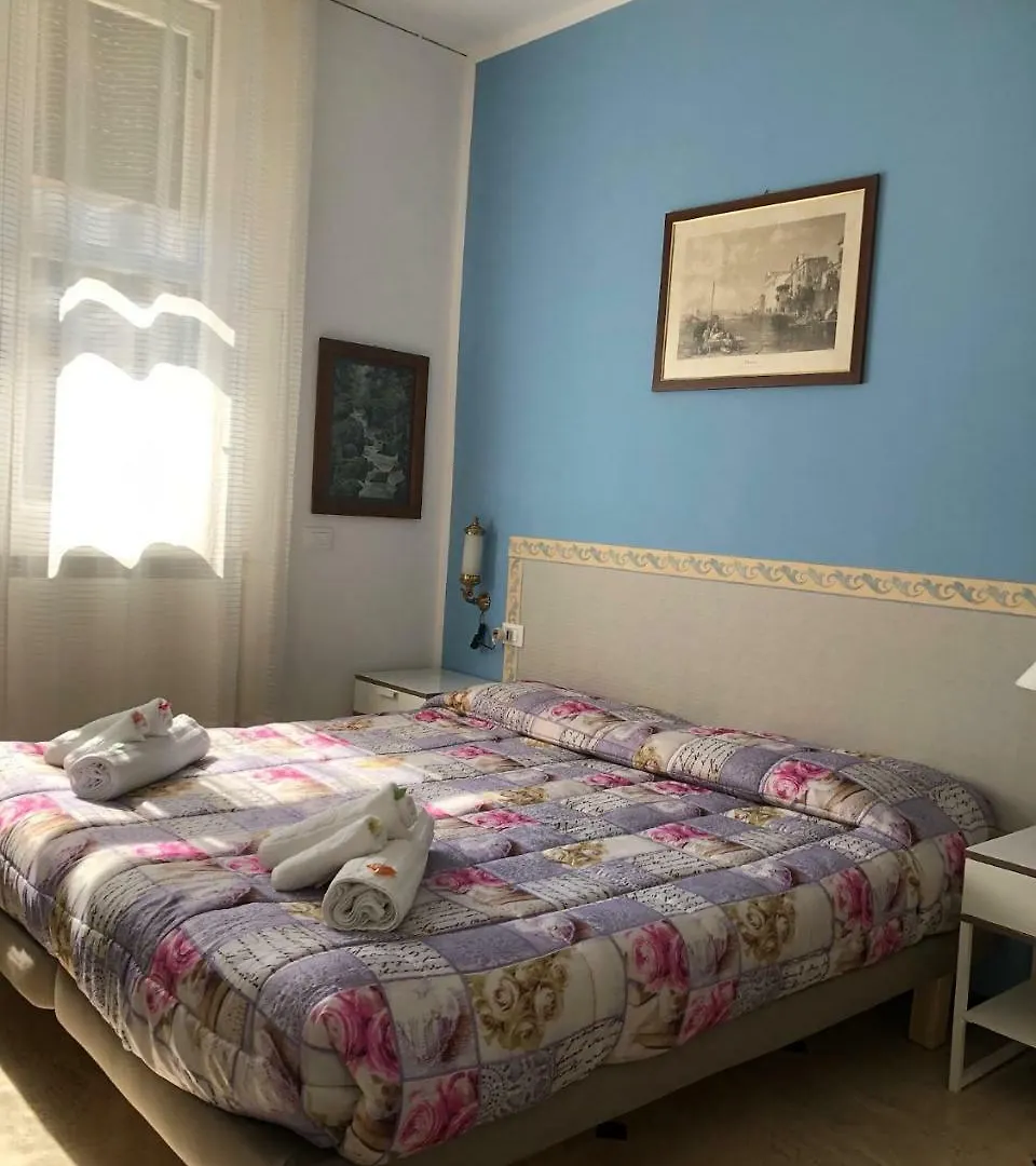 Homestay Vittorio Veneto Milan Guest house